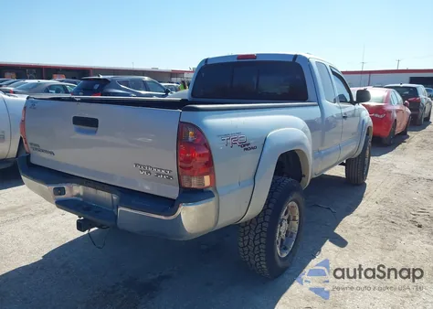 2005 Toyota Tacoma Prerunner V6 z USA, uszkodzony, nr VIN 5TETU62N45Z113020